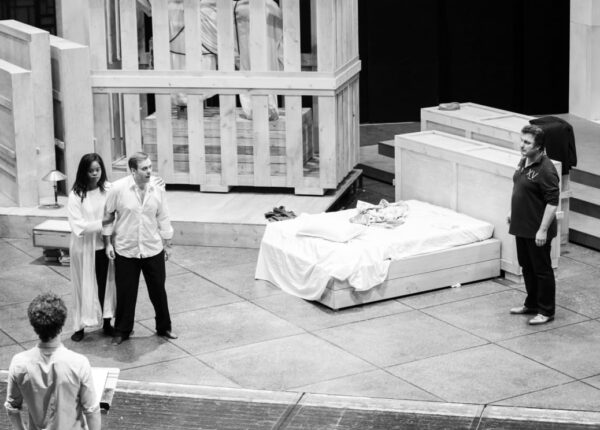 Manon by Jules Massenet © Elena Bauer / OnP