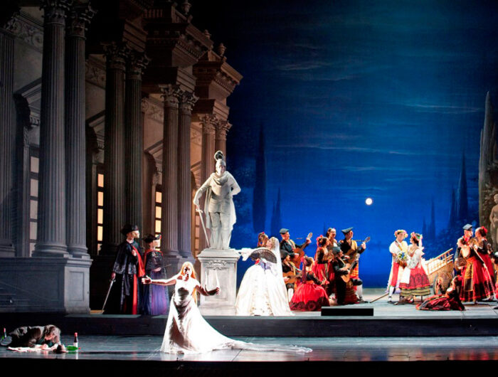 The Tales of Hoffmann by Offenbach © Julien Benhamou / OnP