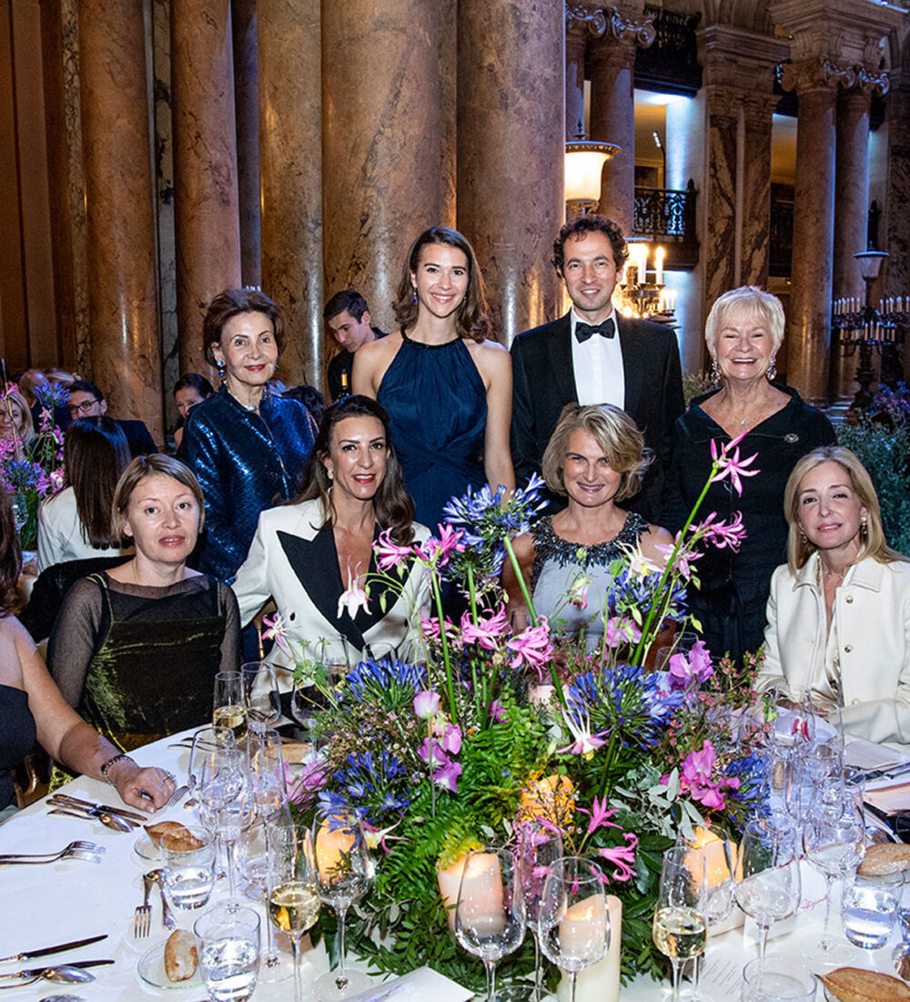AFPOB Guests - AFPOB Chairman Olivia Tournay Flatto, AFPOB Trustee Marina Couloucoundis, Mexico’s Philanthropist and the Patrons of the National Institute of Pediatrics’s President in Mexico Celia Daniel and her mother Vicky Daniel, AFPOB Executive Director Mélite de Foucaud, Chairman of the School of Music and Dance in Monterrey, Mexico, Barbara Herrera de Garza, Veronica Kelly whose husband Ray is a former New York Police Commissioner, Entrepreneur and Founder of Kite Ventures Edward Shenderovich and Olga Kouraptseva, as well as AFPOB’s Member and Met Board Member, Kimberly V. Strauss. Paris Opera 350th Anniversary Gala © Thibaut Chapotot / OnP