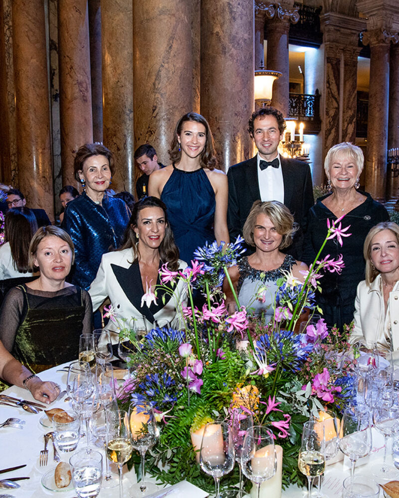 AFPOB Guests - AFPOB Chairman Olivia Tournay Flatto, AFPOB Trustee Marina Couloucoundis, Mexico’s Philanthropist and the Patrons of the National Institute of Pediatrics’s President in Mexico Celia Daniel and her mother Vicky Daniel, AFPOB Executive Director Mélite de Foucaud, Chairman of the School of Music and Dance in Monterrey, Mexico, Barbara Herrera de Garza, Veronica Kelly whose husband Ray is a former New York Police Commissioner, Entrepreneur and Founder of Kite Ventures Edward Shenderovich and Olga Kouraptseva, as well as AFPOB’s Member and Met Board Member, Kimberly V. Strauss. Paris Opera 350th Anniversary Gala © Thibaut Chapotot / OnP
