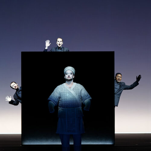 TURANDOT -
Compositeur : Giacomo Puccini
Livret : Giuseppe Adami et Renato Simoni
Mise en scene, decors et costumes : Robert Wilson
Co-mise en scène : Nicola Panzer
Direction musicale : Marco Armiliato (du 2 au 19 nov.)
                                    Michele Spotti (du 22 au 29 nov.)
Decors : Stephamie Engeln
Lumieres : John Torres
Costumes : Jacques Reynaud
Maquillage : Manu Halligan
Vidéo : Tomek Jeziorski
Dramaturgie : Jose Enrique Macian
Chef des choeurs : Ching-Lien Wu
 
Distribution :

Turandot : Tamara Wilson 
Liù :  Ermonela Jaho 
Calaf : Brian Jagde
Timur : Mika Kares
Altoum : Carlo Bosi
Ping : Florent Mbia
Pang : Maciej Kwasnikowski
Pong : Nicholas Jones
Un mandarino : Guihem Worms
Il Principe di Persia : Hyun-Jong Roh
Due ancelle : Pranvera Lehnert, Izabella Wnorowska-Pluchart
 
 



 © Agathe Poupeney / OnP - 03/11/2023 - Opéra Bastille - Paris




Turandot : Tamara Wilson (2, 3, 6, 8, 11, 15, 19, 24 et 28 nov.)
                    Irene Theorin (9, 13, 17 et 29 nov.)
                    Anna Pirozzi (22 et 26 nov.)
Liù : Adriana Gonzales (2, 8, 11, 15, 19, 24, 28 nov.)
        Ermonela Jaho (3, 6, 9, 13, 17, 22, 26 et 29 nov.)
Calaf : Brian Jagde (3, 6, 9, 13, 17, 22, 26 et 29 nov.)
            Gregory Kunde (2, 8, 11, 15, 19, 24, 28 nov.)