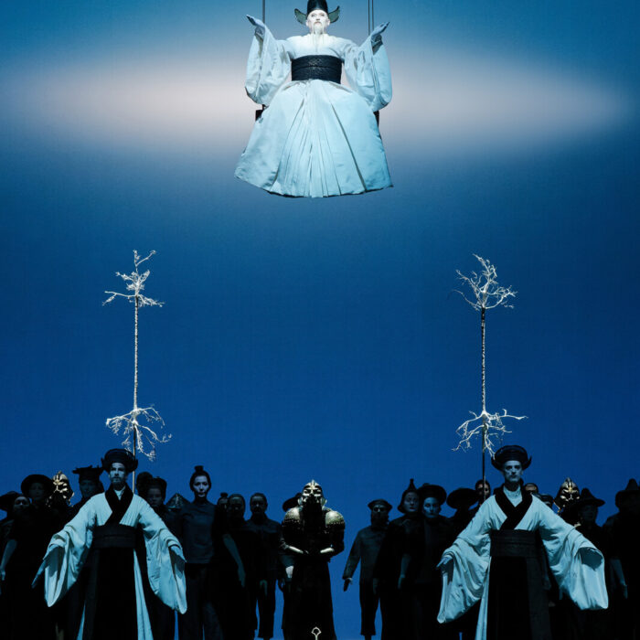 TURANDOT -
Compositeur : Giacomo Puccini
Livret : Giuseppe Adami et Renato Simoni
Mise en scene, decors et costumes : Robert Wilson
Co-mise en scène : Nicola Panzer
Direction musicale : Marco Armiliato (du 2 au 19 nov.)
                                    Michele Spotti (du 22 au 29 nov.)
Decors : Stephamie Engeln
Lumieres : John Torres
Costumes : Jacques Reynaud
Maquillage : Manu Halligan
Vidéo : Tomek Jeziorski
Dramaturgie : Jose Enrique Macian
Chef des choeurs : Ching-Lien Wu
 
Distribution :

Turandot : Tamara Wilson
Liù : Adriana Gonzales
Calaf :  Gregory Kunde
Timur : Mika Kares
Altoum : Carlo Bosi
Ping : Florent Mbia
Pang : Maciej Kwasnikowski
Pong : Nicholas Jones
Un mandarino : Guihem Worms
Il Principe di Persia : Hyun-Jong Roh
Due ancelle : Pranvera Lehnert, Izabella Wnorowska-Pluchart
 
 



 © Agathe Poupeney / OnP - 02/11/2023 - Opéra Bastille - Paris




Turandot : Tamara Wilson (2, 3, 6, 8, 11, 15, 19, 24 et 28 nov.)
                    Irene Theorin (9, 13, 17 et 29 nov.)
                    Anna Pirozzi (22 et 26 nov.)
Liù : Adriana Gonzales (2, 8, 11, 15, 19, 24, 28 nov.)
        Ermonela Jaho (3, 6, 9, 13, 17, 22, 26 et 29 nov.)
Calaf : Brian Jagde (3, 6, 9, 13, 17, 22, 26 et 29 nov.)
            Gregory Kunde (2, 8, 11, 15, 19, 24, 28 nov.)