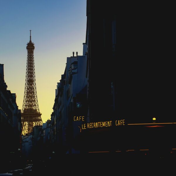 zoltan-tasi-KtDdRW-_l6g-unsplash